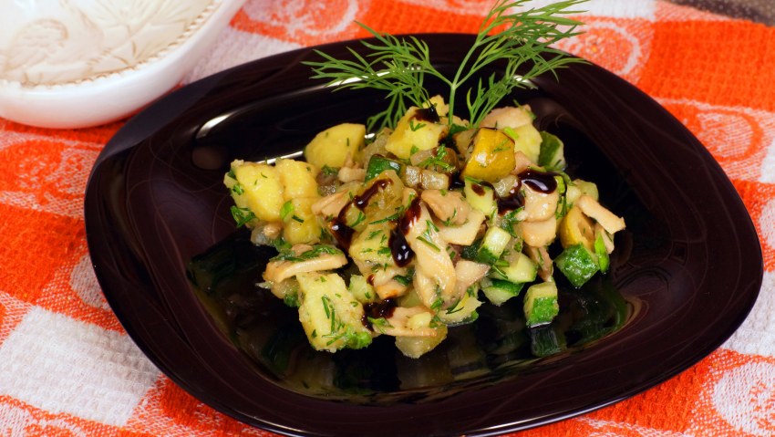 Шампиньоны маринованные чёрные