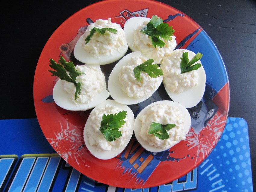 Яйца фаршированные луком