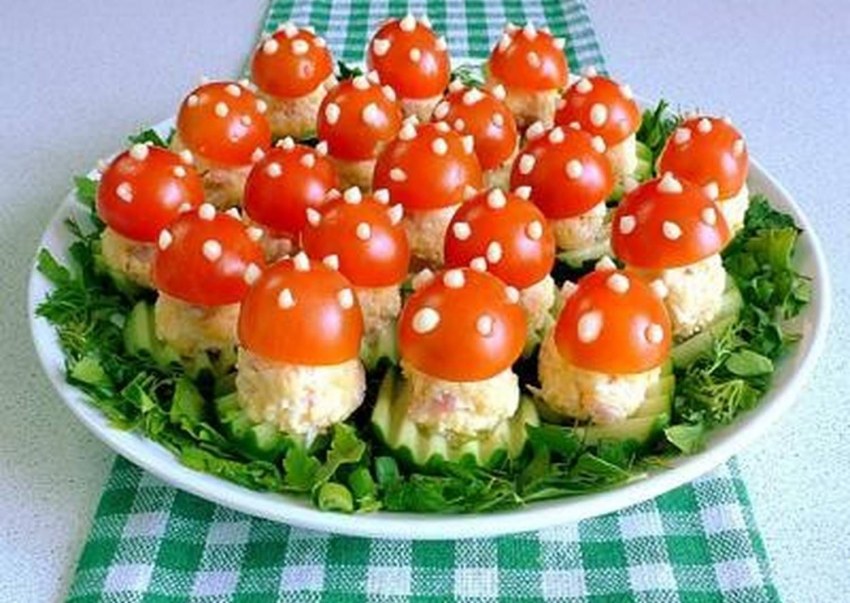Закуска мухомор с помидорами черри