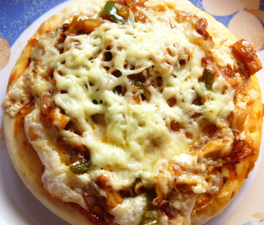Пицца с копченой курицей