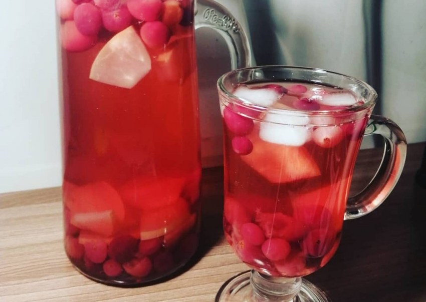 Компот из яблок и клюквы