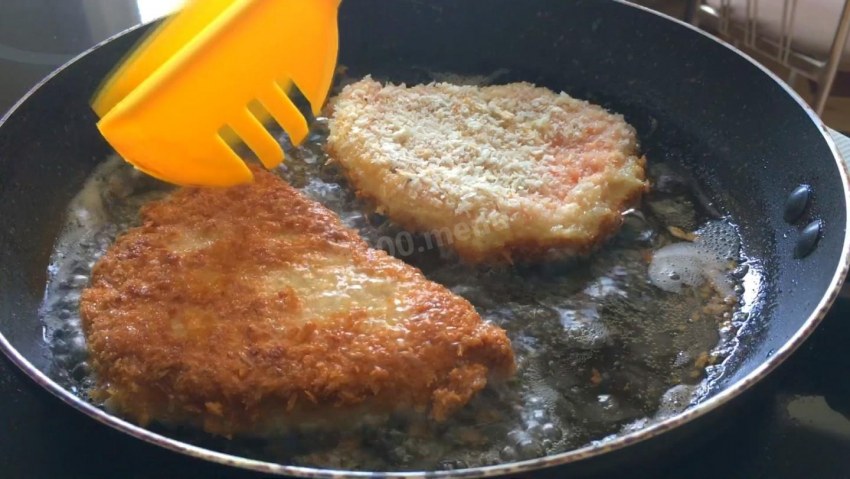 Шницель на сковороде