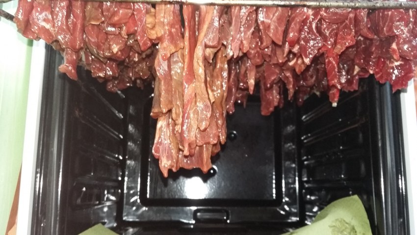 Мясные снеки