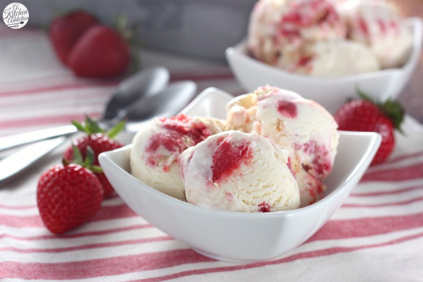 Сандей Frrrozen Haute Chocolate Ice Cream