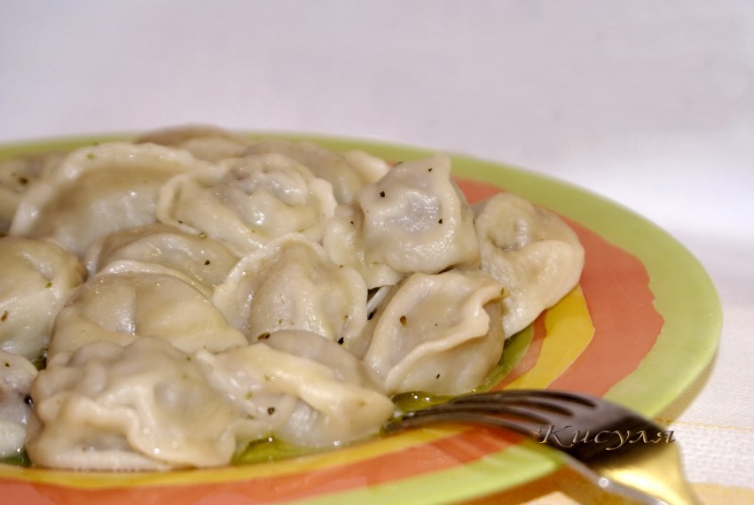 Пельмени с мясом и пюре из заварного теста