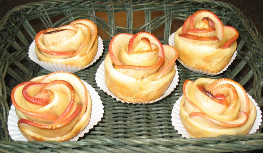 Булочки розочки с яблоками