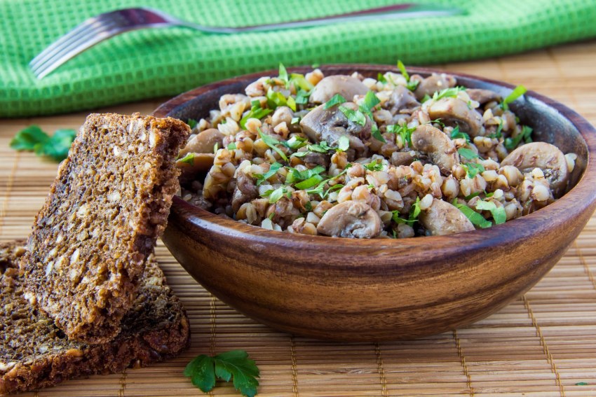 Гречневая каша с куриной печенью