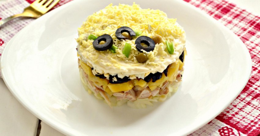 Салат с курицей и грибами
