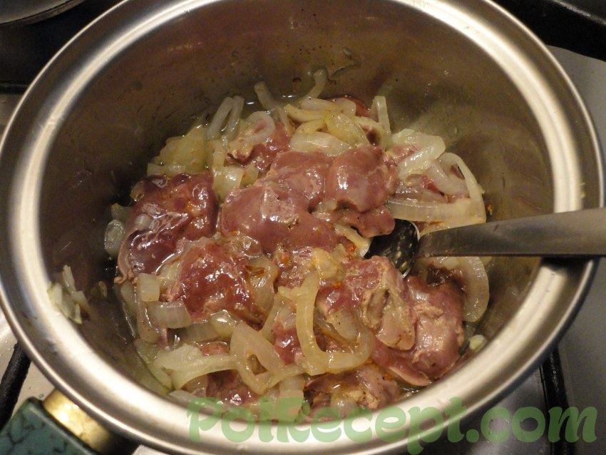 Бефстроганов из куриной печени