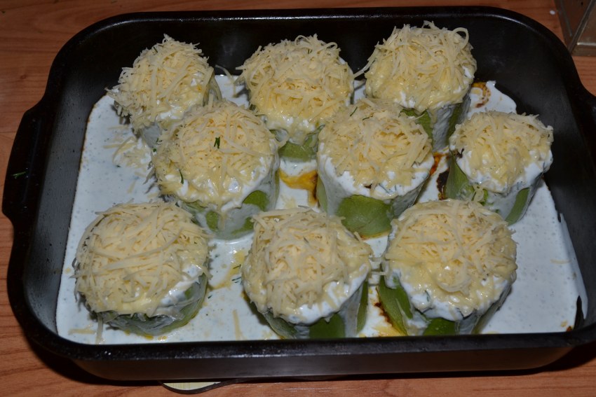 Бачки с фаршем в духовке
