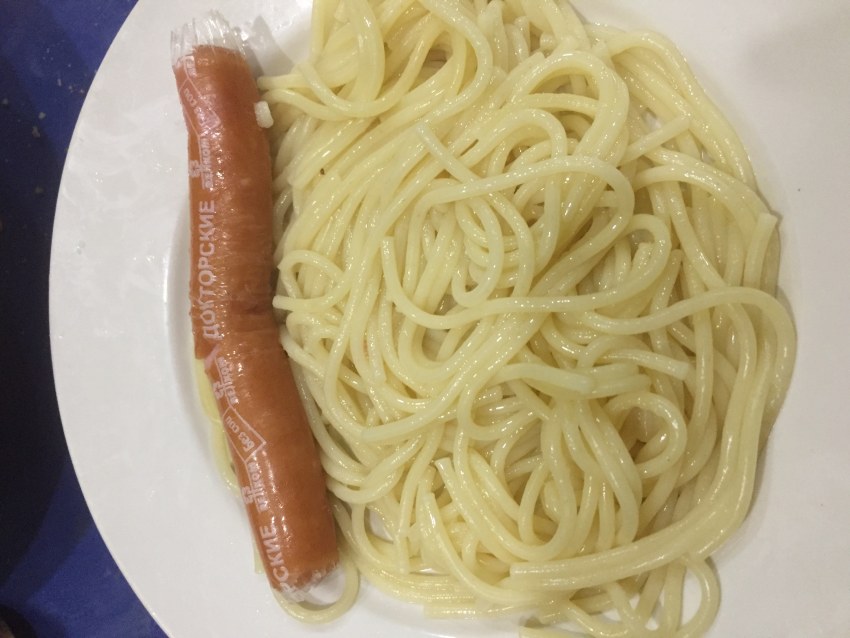 Сосиски со спагетти для детей