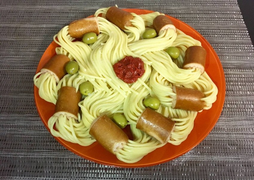 Макароны с колбасой