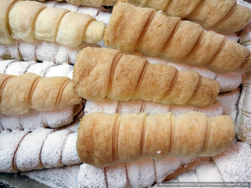 Пирожное трубочка с белковым кремом