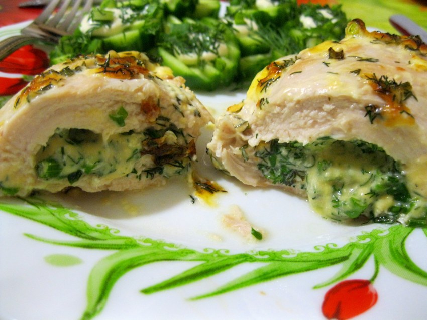 Куриная грудка с моцареллой и помидорами