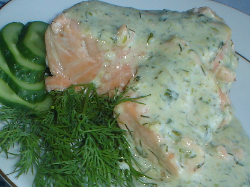 Рыба, запеченная с омлетом и сыром