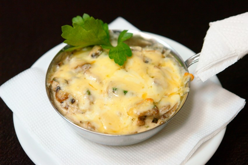 Жульен с курицей и грибами и картошкой в духовке