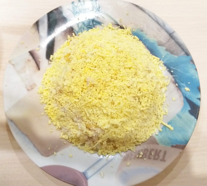 Салат куриная грудка с ананасом и кукурузой