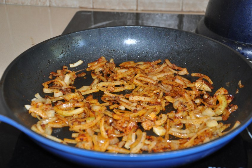 Ливер жареный с луком и морковью