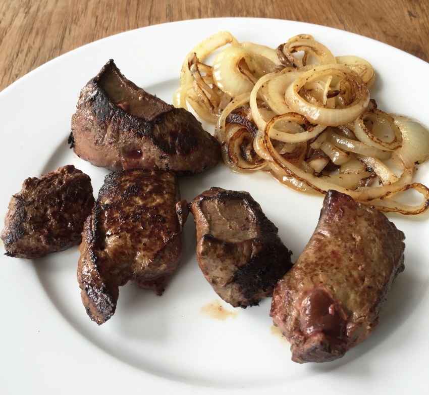 Утиное мясо на сковороде