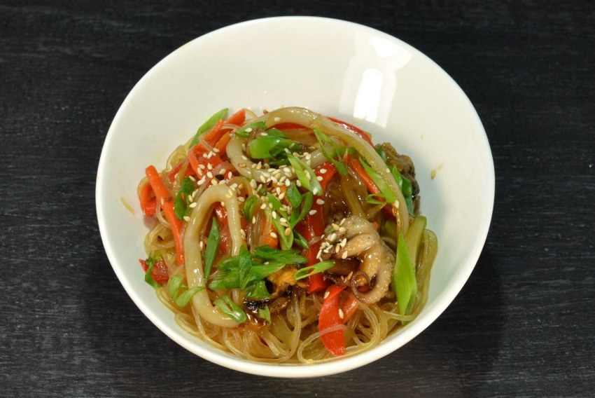Wok фунчоза с морепродуктами
