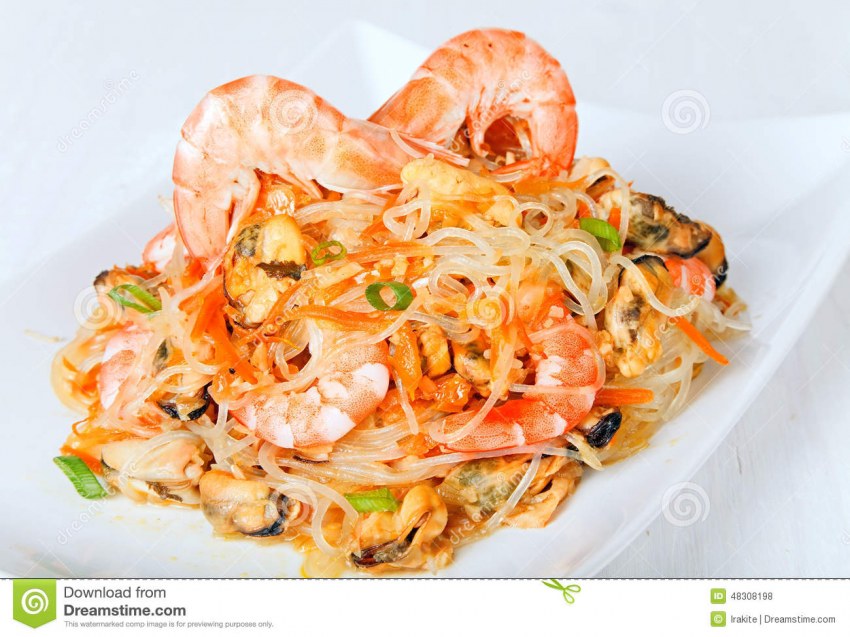 Wok фунчоза с морепродуктами