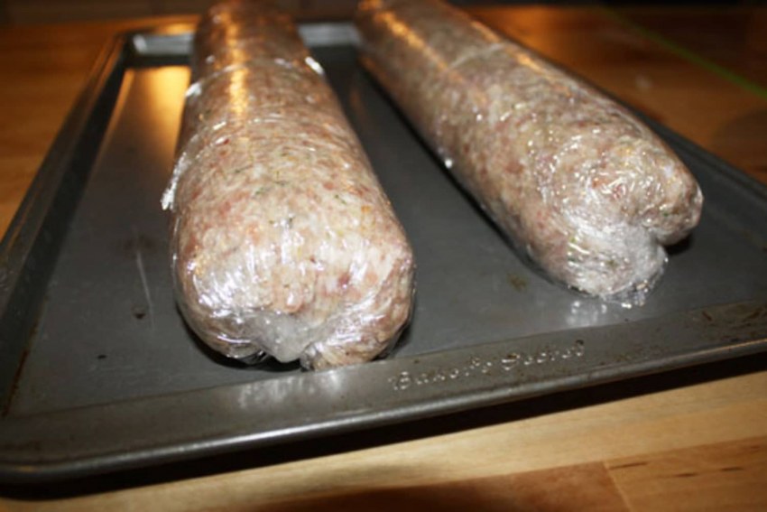 Колбаса домашняя куриная в оболочке