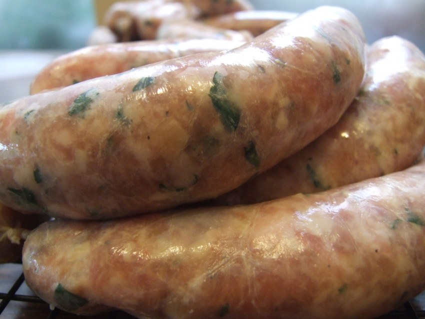 Колбаски купаты в духовке
