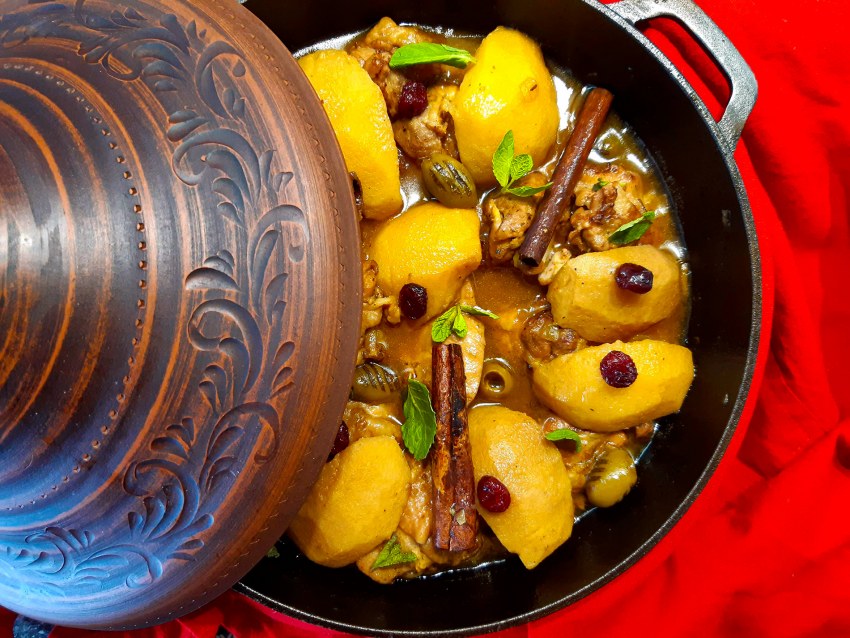 Курица с картошкой в тажине