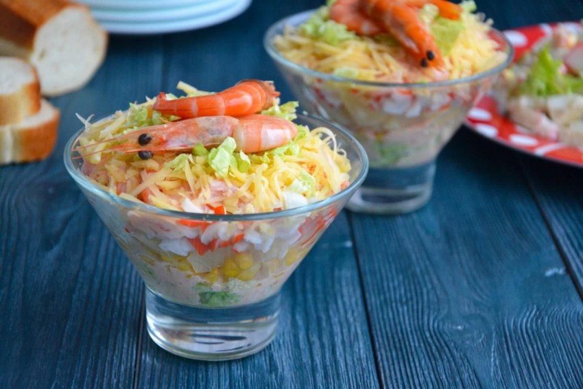 Салат с креветками огурцами и яйцами