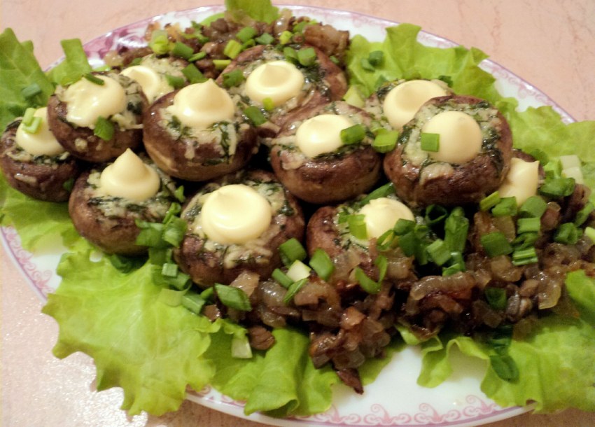 Грибочки маринованные шампиньоны