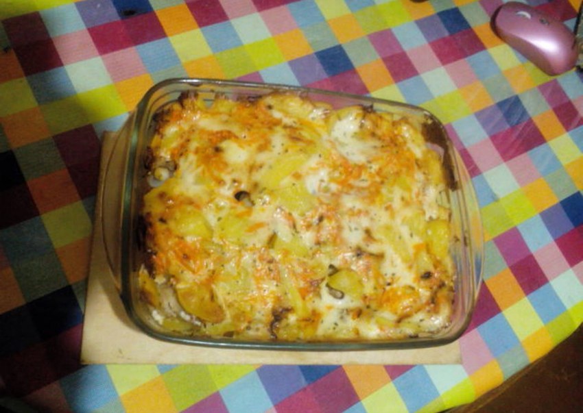 Картошка с грибами в духовке с майонезом