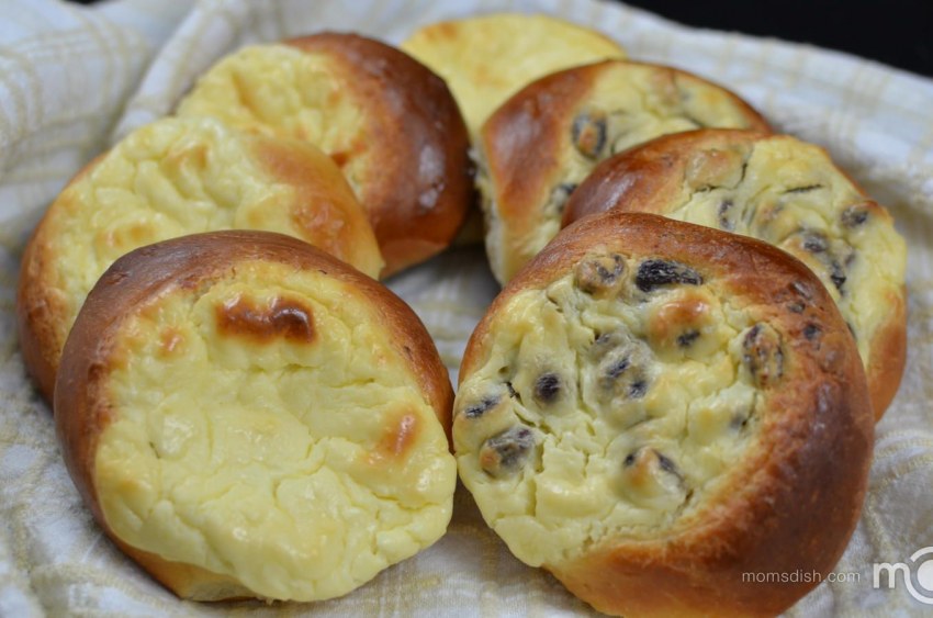 Булочки с творогом и изюмом в духовке
