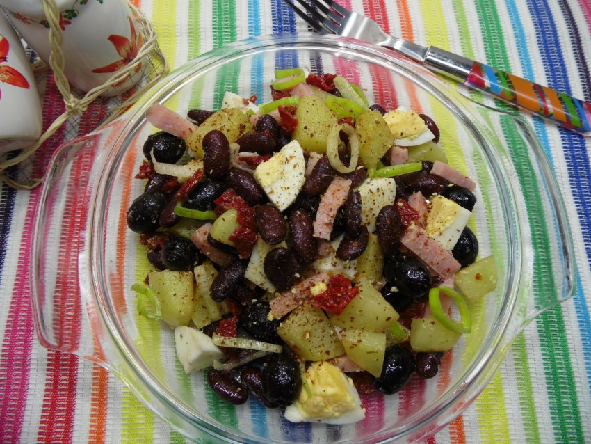 Салат картофель фасоль