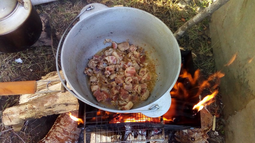 Жареная картошка на костре
