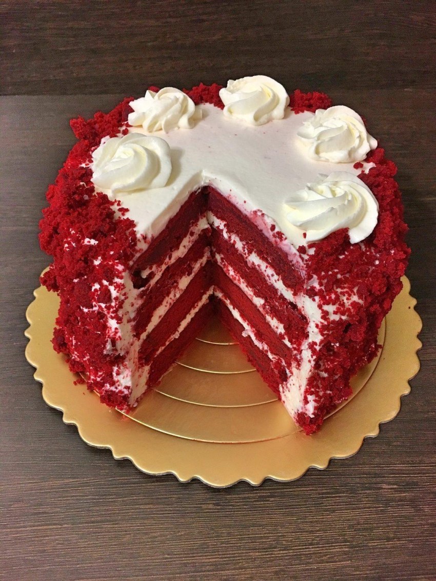 Торта "красный бархат" (Red Velvet).