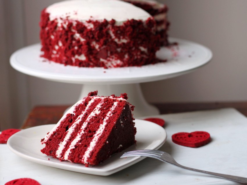Торта "красный бархат" (Red Velvet).