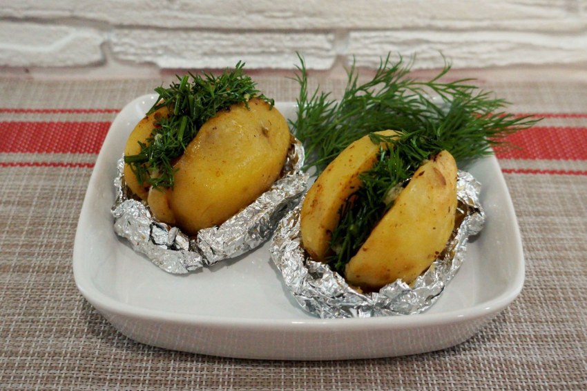 Картошка с салом в духовке
