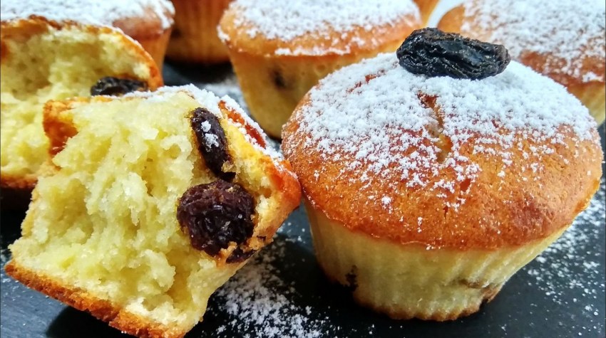 Булочки с изюмом