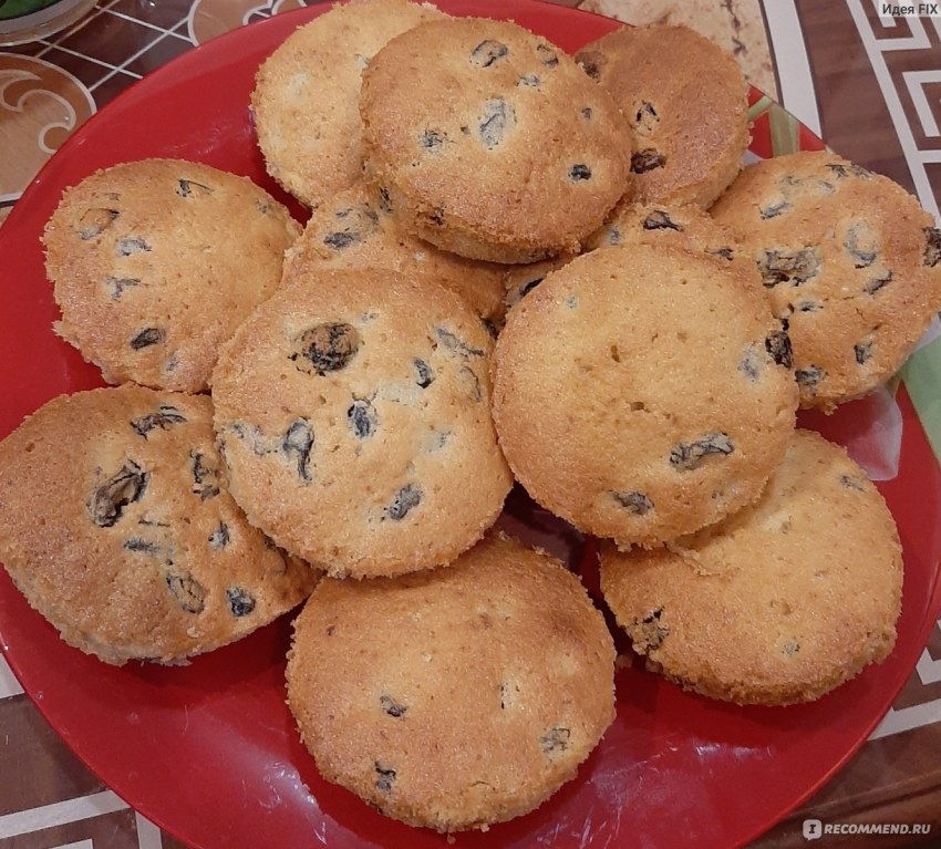 Кекс с курагой и изюмом