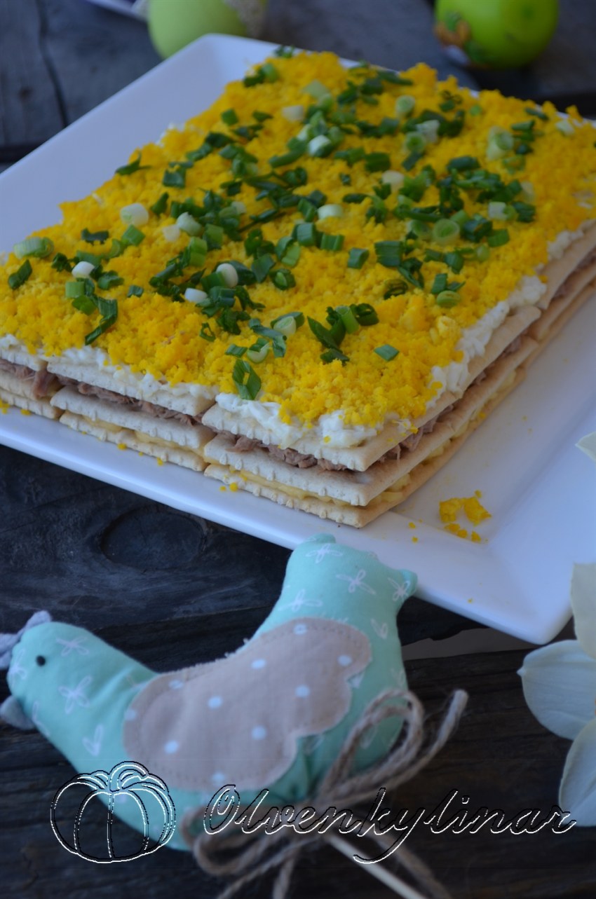 Торт с тунцом и крекером