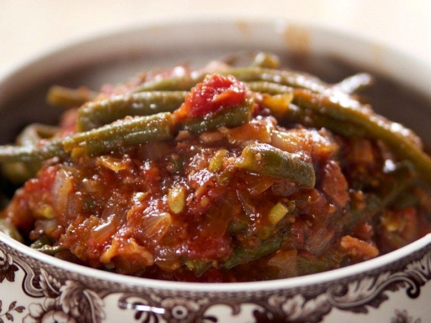 Фасоль с курицей фасолью и черри