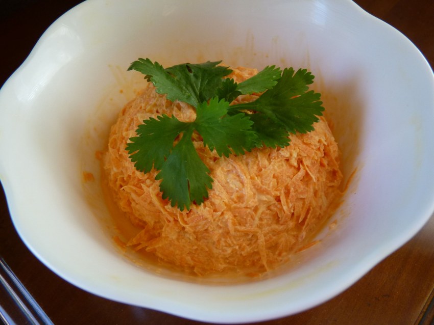Салат нежный с яйцами