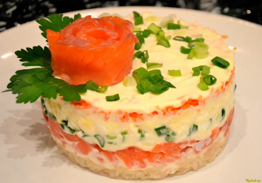 Салат с красной икрой