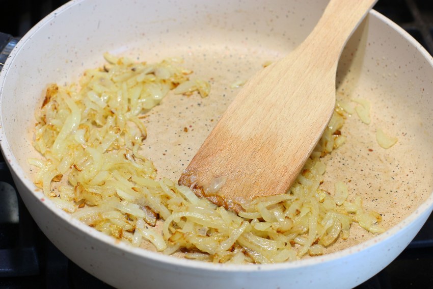 Салат с блинчиками и курицей
