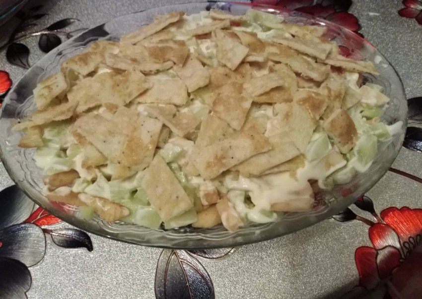 Салат с яичными блинами и курицей
