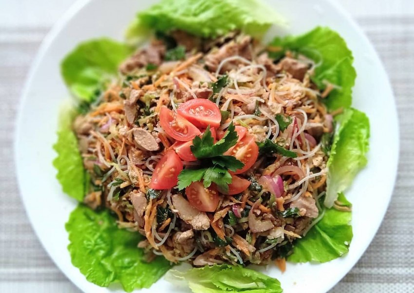 Салат с куриной печенью