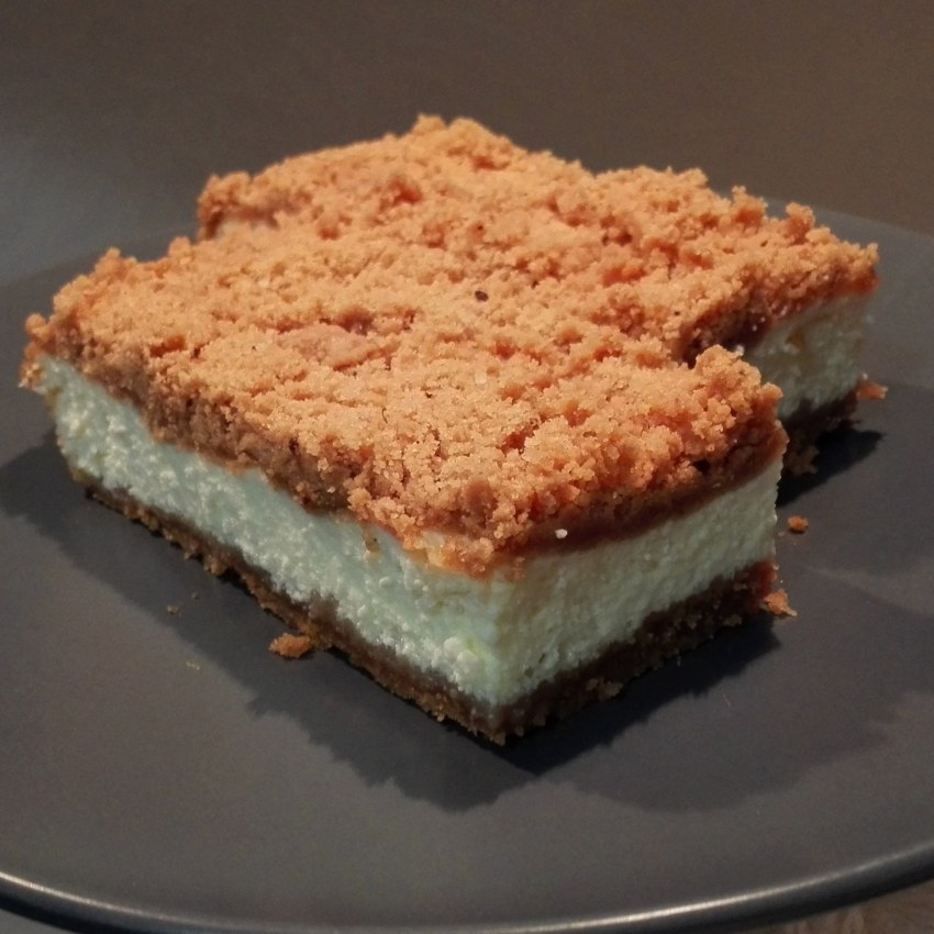 Торт творожный с крошкой