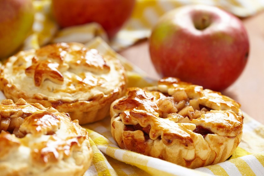 Шарлотка с яблоками