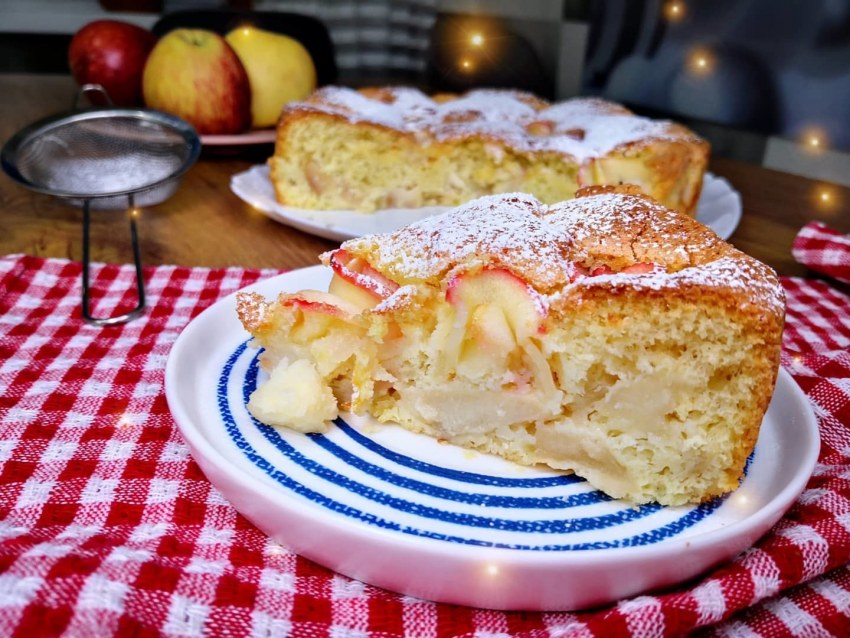 Порог Шарлота с яблоками