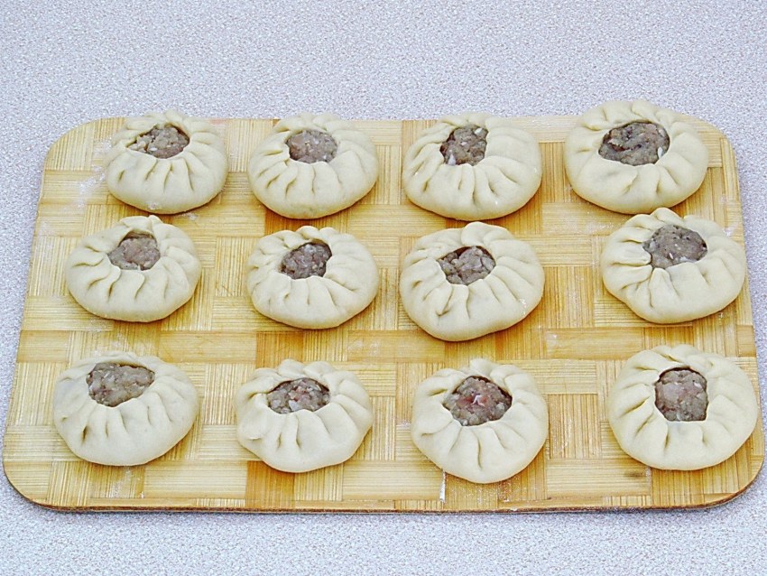 Пирожки с мясом жареные